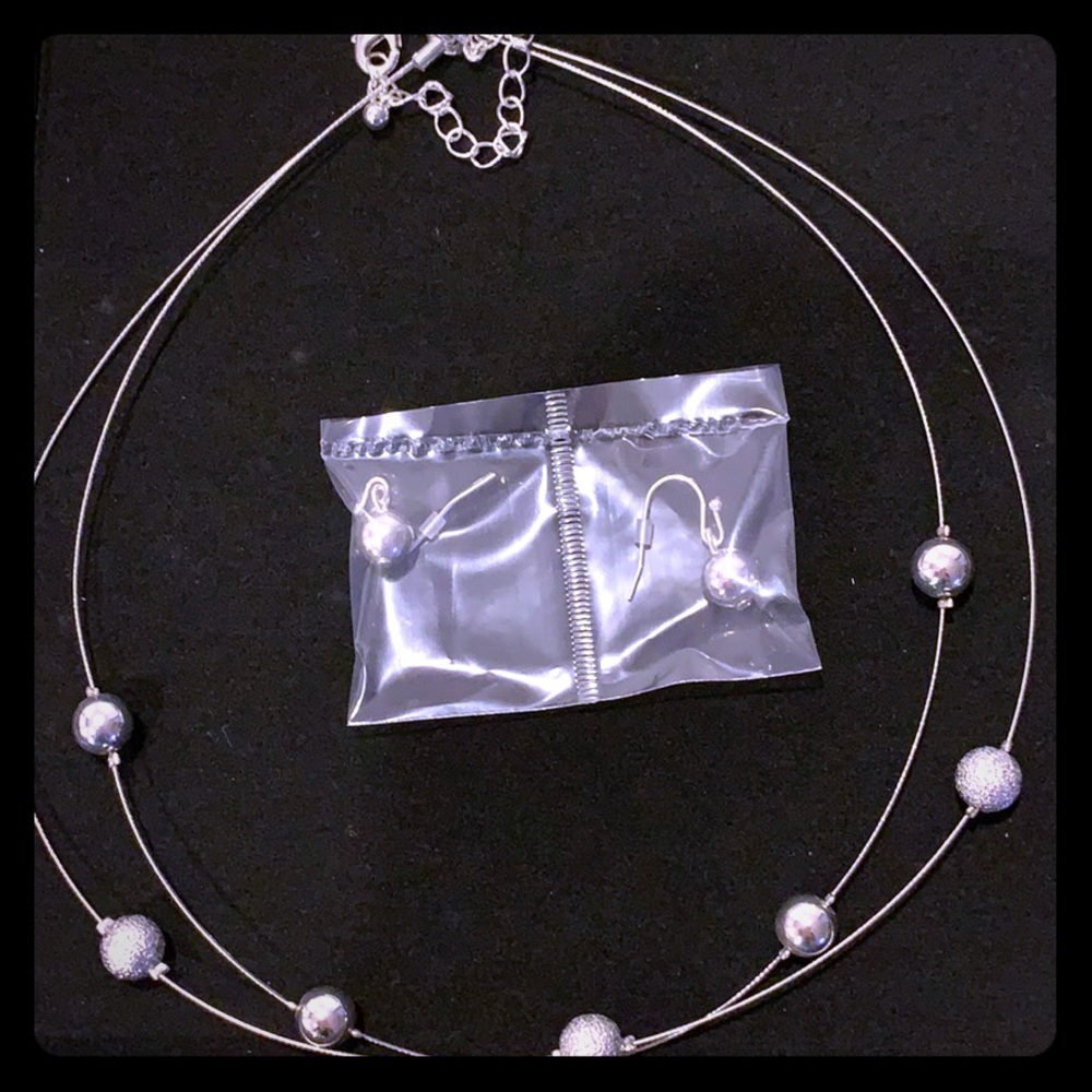 Avon Necklace & Earrings